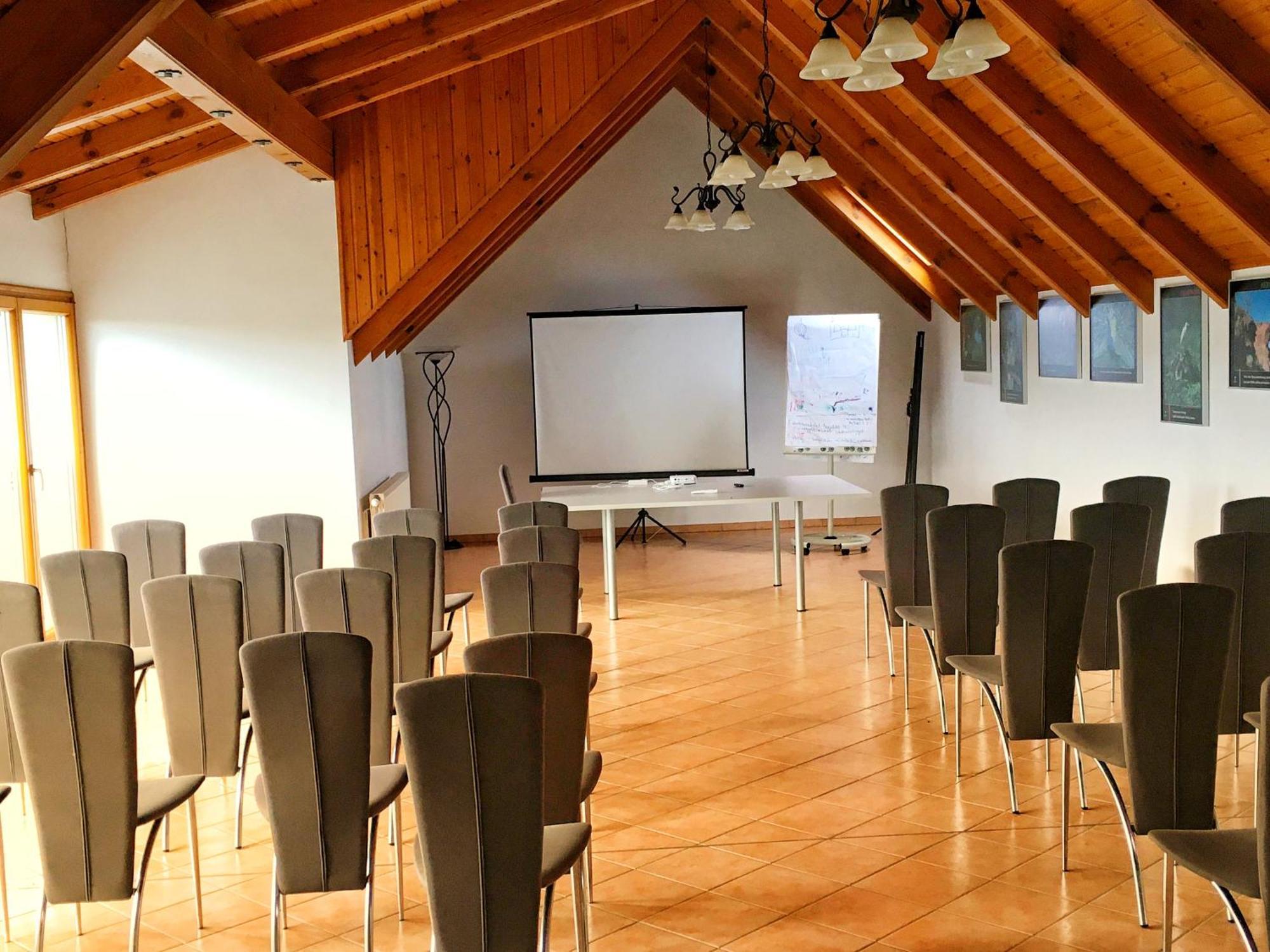 Ginti Panzio, Orseg Hotel Magyarszombatfa Buitenkant foto